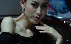 女人张开腿无遮无挡图